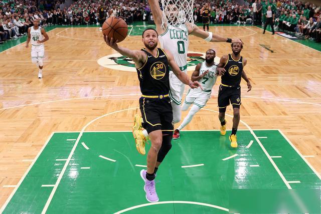 官方：亚历山大当选NBA2025-26赛季MVP_命中率_常规赛_战绩