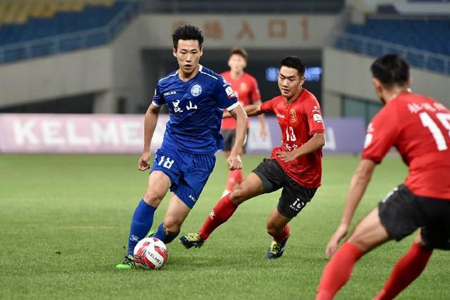 效率下降明显！兰德尔常规赛场均21.1+6.7+5 季后赛16+7.5